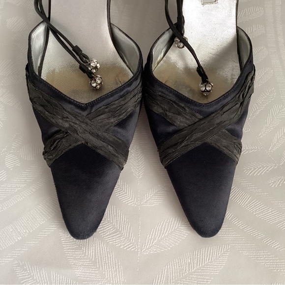 Manolo Blahnik Satin Ankle Strap Heels, Size 39 - Picture 5 of 11